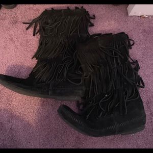 Minnetonka black fringe boots